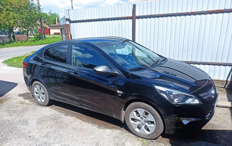 Hyundai Solaris II рестайлинг, 2015 год, 1 300 000 рублей, 2 фотография