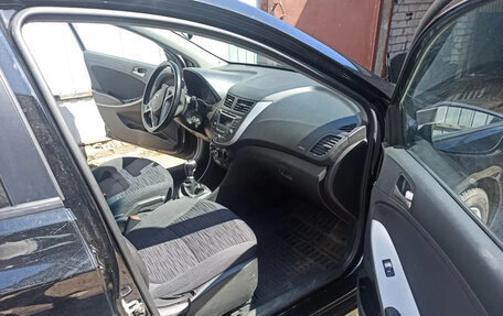 Hyundai Solaris II рестайлинг, 2015 год, 1 300 000 рублей, 6 фотография