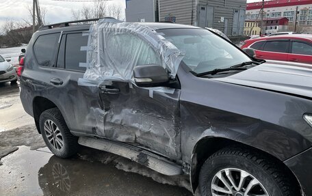 Toyota Land Cruiser Prado 150 рестайлинг 2, 2018 год, 1 800 000 рублей, 6 фотография