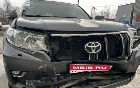 Toyota Land Cruiser Prado 150 рестайлинг 2, 2018 год, 1 800 000 рублей, 2 фотография