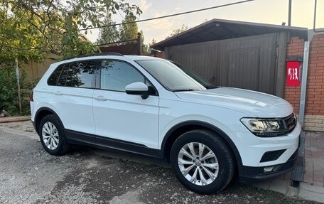 Volkswagen Tiguan II, 2020 год, 2 820 000 рублей, 3 фотография