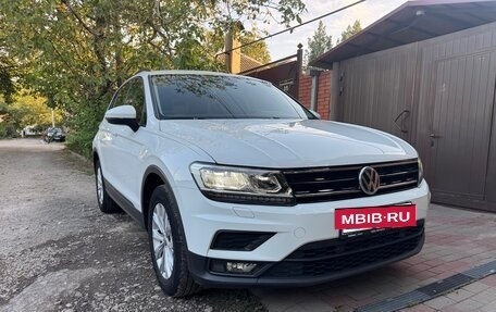 Volkswagen Tiguan II, 2020 год, 2 820 000 рублей, 2 фотография