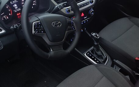 Hyundai Solaris II рестайлинг, 2018 год, 1 050 000 рублей, 7 фотография