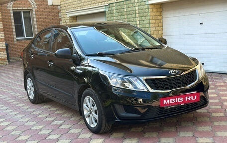 KIA Rio III рестайлинг, 2013 год, 825 000 рублей, 2 фотография