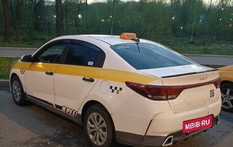 KIA Rio IV, 2021 год, 950 000 рублей, 2 фотография