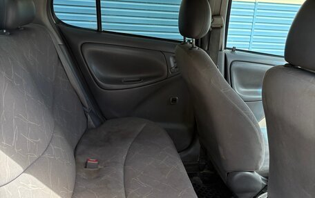 Toyota Platz, 2000 год, 315 000 рублей, 6 фотография