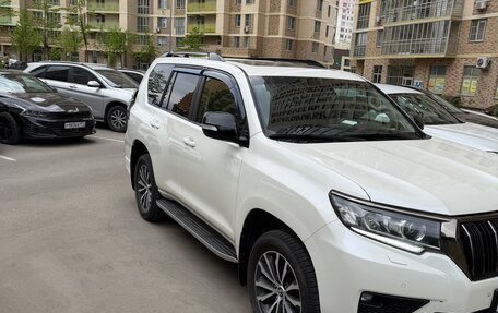 Toyota Land Cruiser Prado 150 рестайлинг 2, 2022 год, 8 500 000 рублей, 3 фотография