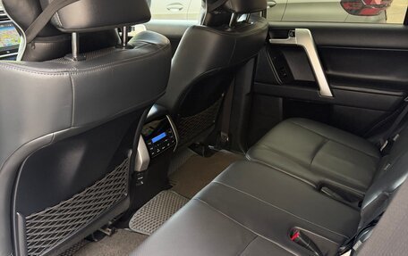 Toyota Land Cruiser Prado 150 рестайлинг 2, 2022 год, 8 500 000 рублей, 5 фотография