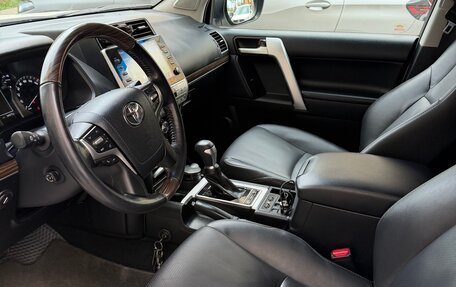 Toyota Land Cruiser Prado 150 рестайлинг 2, 2022 год, 8 500 000 рублей, 6 фотография