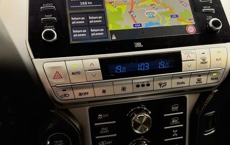 Toyota Land Cruiser Prado 150 рестайлинг 2, 2022 год, 8 500 000 рублей, 11 фотография