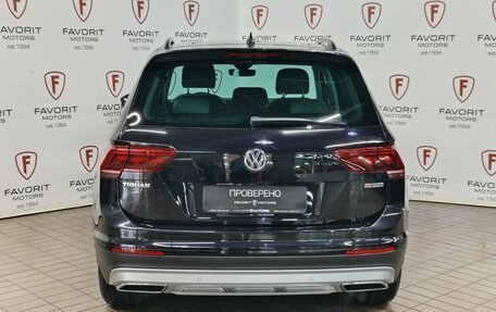 Volkswagen Tiguan II, 2019 год, 2 994 000 рублей, 3 фотография
