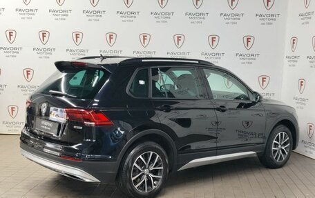 Volkswagen Tiguan II, 2019 год, 2 994 000 рублей, 6 фотография