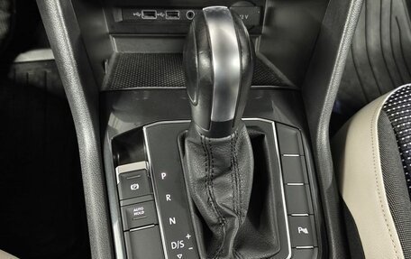 Volkswagen Tiguan II, 2019 год, 2 994 000 рублей, 13 фотография