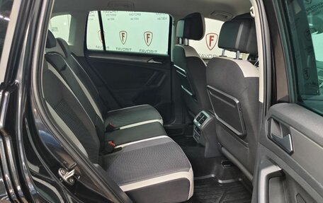 Volkswagen Tiguan II, 2019 год, 2 994 000 рублей, 16 фотография