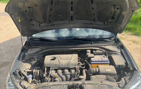 Hyundai Elantra VI рестайлинг, 2017 год, 980 000 рублей, 9 фотография