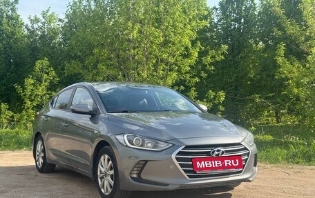 Hyundai Elantra VI рестайлинг, 2017 год, 980 000 рублей, 5 фотография