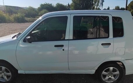 Nissan Cube II, 2001 год, 190 000 рублей, 3 фотография