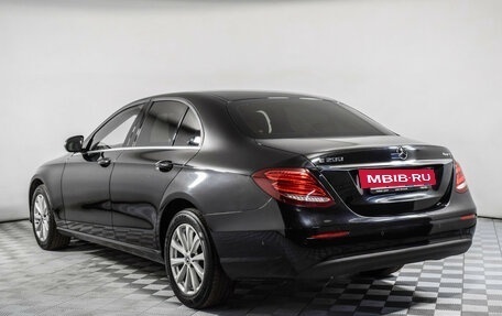 Mercedes-Benz E-Класс, 2019 год, 2 575 000 рублей, 7 фотография
