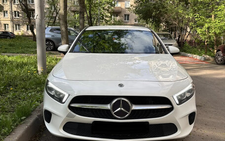 Mercedes-Benz A-Класс, 2018 год, 2 240 000 рублей, 2 фотография