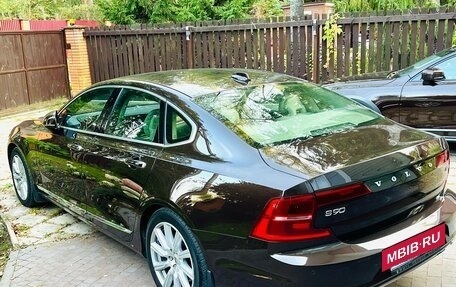 Volvo S90 II рестайлинг, 2017 год, 3 750 000 рублей, 2 фотография