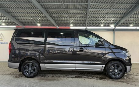 Hyundai Grand Starex Grand Starex I рестайлинг 2, 2019 год, 3 999 000 рублей, 5 фотография