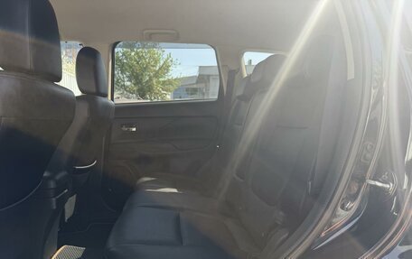 Mitsubishi Outlander III рестайлинг 3, 2016 год, 2 070 000 рублей, 7 фотография