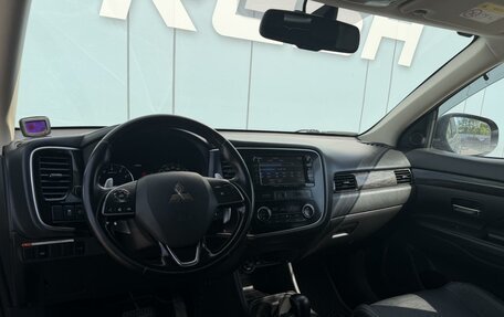 Mitsubishi Outlander III рестайлинг 3, 2016 год, 2 070 000 рублей, 6 фотография