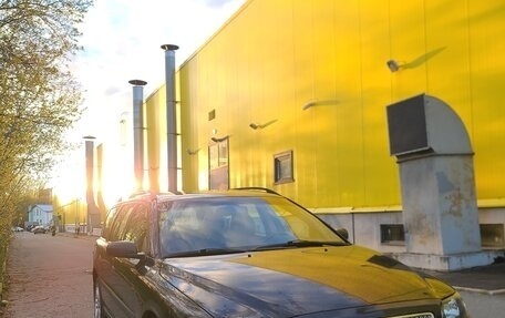 Volvo V70 III рестайлинг, 2004 год, 700 000 рублей, 1 фотография