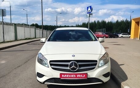 Mercedes-Benz A-Класс, 2015 год, 1 290 000 рублей, 1 фотография