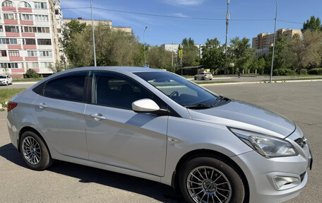 Hyundai Solaris II рестайлинг, 2016 год, 1 050 000 рублей, 3 фотография