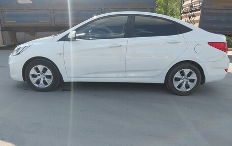Hyundai Solaris II рестайлинг, 2012 год, 920 000 рублей, 6 фотография