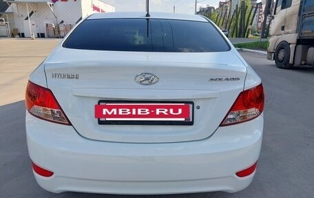 Hyundai Solaris II рестайлинг, 2012 год, 920 000 рублей, 5 фотография
