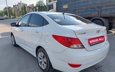 Hyundai Solaris II рестайлинг, 2012 год, 920 000 рублей, 4 фотография