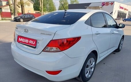Hyundai Solaris II рестайлинг, 2012 год, 920 000 рублей, 3 фотография