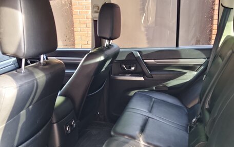 Mitsubishi Pajero IV, 2013 год, 2 150 000 рублей, 7 фотография