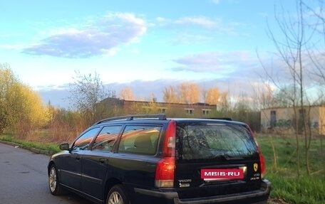 Volvo V70 III рестайлинг, 2004 год, 700 000 рублей, 6 фотография