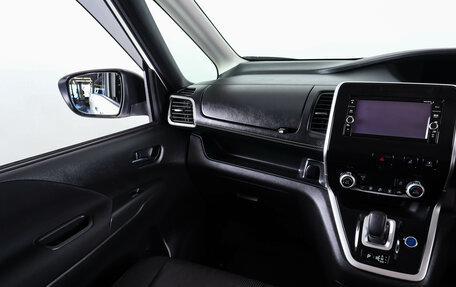 Nissan Serena IV, 2018 год, 2 249 000 рублей, 14 фотография