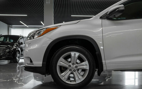 Toyota Highlander III, 2014 год, 2 790 000 рублей, 31 фотография