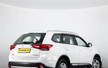 Mitsubishi Outlander III рестайлинг 3, 2017 год, 1 959 000 рублей, 4 фотография