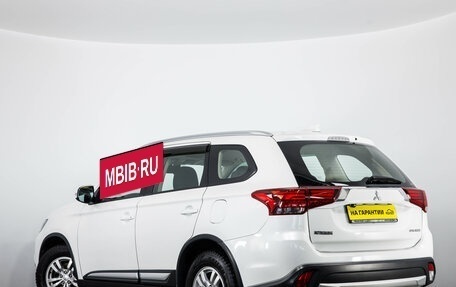 Mitsubishi Outlander III рестайлинг 3, 2017 год, 1 959 000 рублей, 6 фотография