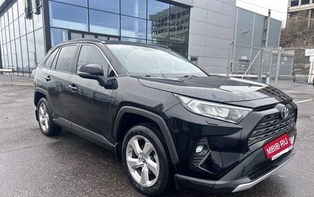Toyota RAV4, 2021 год, 3 000 000 рублей, 3 фотография