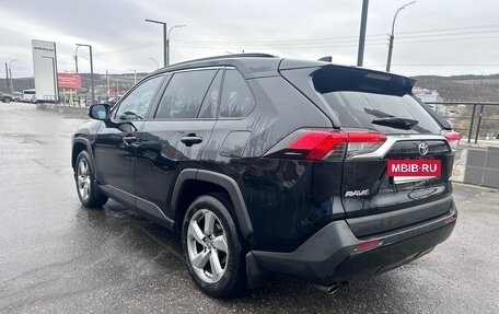 Toyota RAV4, 2021 год, 3 000 000 рублей, 5 фотография