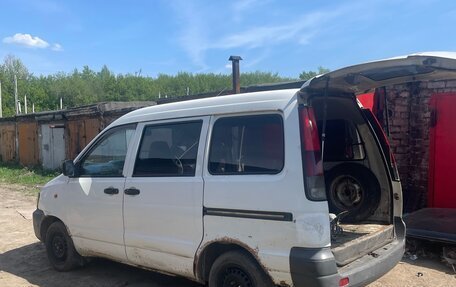 Toyota Lite Ace IV, 2000 год, 180 000 рублей, 2 фотография
