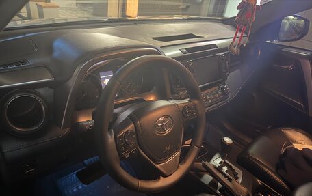 Toyota RAV4, 2019 год, 2 950 000 рублей, 12 фотография