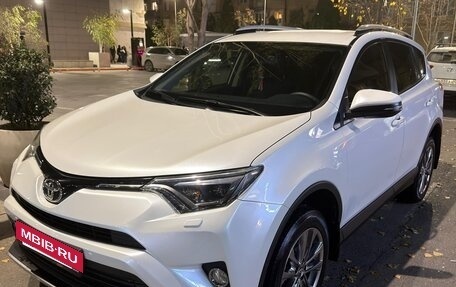 Toyota RAV4, 2019 год, 2 950 000 рублей, 5 фотография
