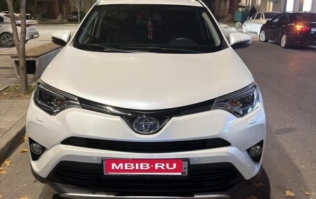 Toyota RAV4, 2019 год, 2 950 000 рублей, 3 фотография