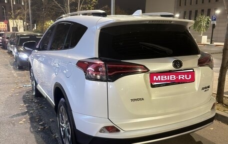 Toyota RAV4, 2019 год, 2 950 000 рублей, 7 фотография