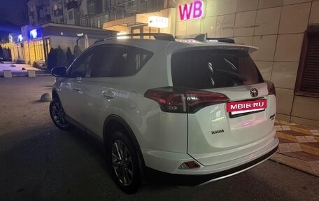 Toyota RAV4, 2019 год, 2 950 000 рублей, 10 фотография