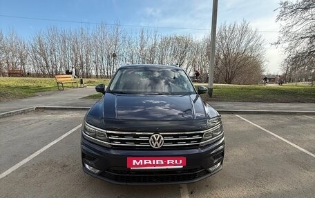 Volkswagen Tiguan II, 2017 год, 2 700 000 рублей, 2 фотография