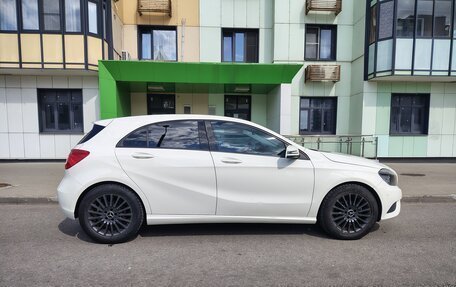 Mercedes-Benz A-Класс, 2015 год, 1 290 000 рублей, 2 фотография